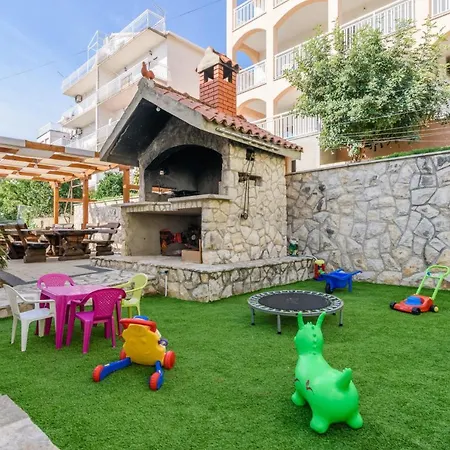 La Bodega * Τρογκίρ