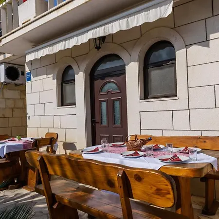 La Bodega